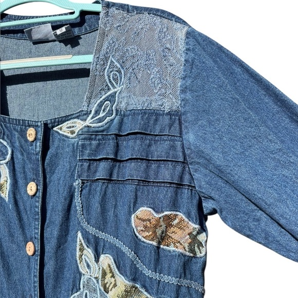 Farmhouse Denim Jumpsuit with Stylish Floral Embroidery - Picture 4 of 8